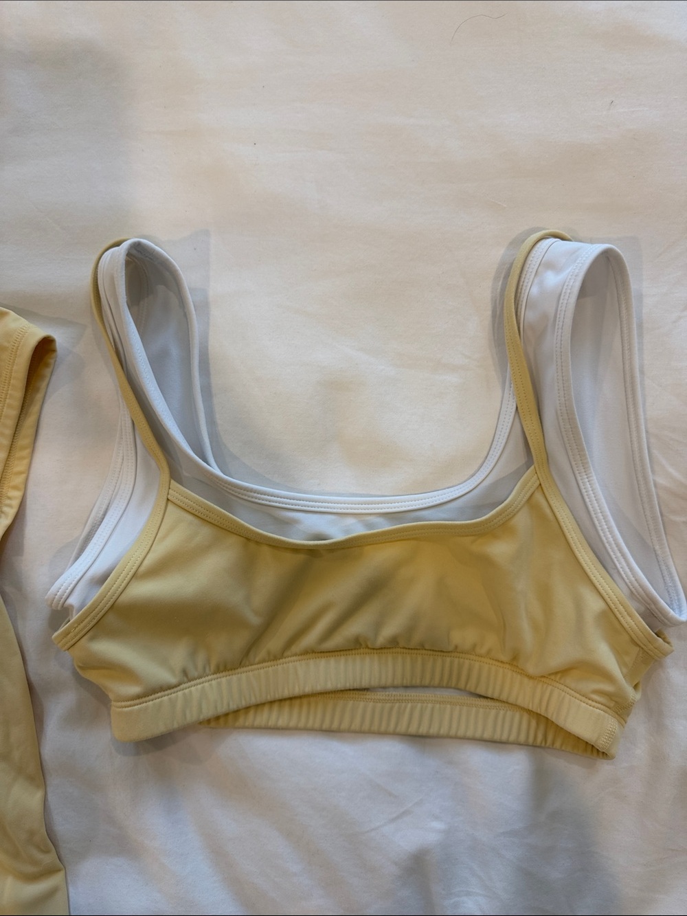Set Active Yellow Top & Bra - Picture 7 of 9